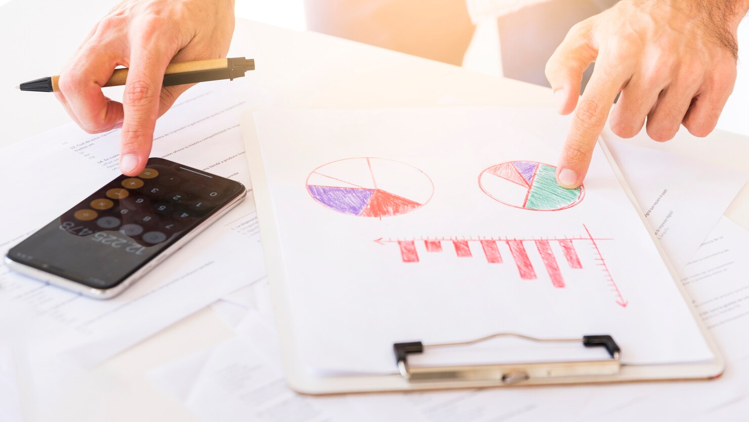 Planning product and pricing strategy for online sales