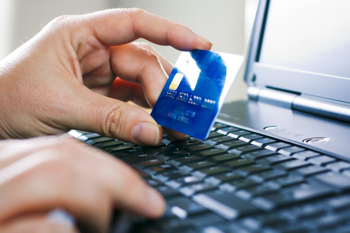 Secure and easy payment process in e-commerce
